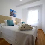 Playa Arbeyal & Garaje Apartman *