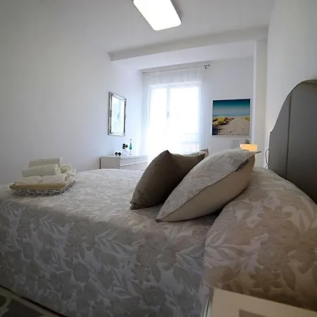 Playa Arbeyal- Garaje Incluido Apartamento *